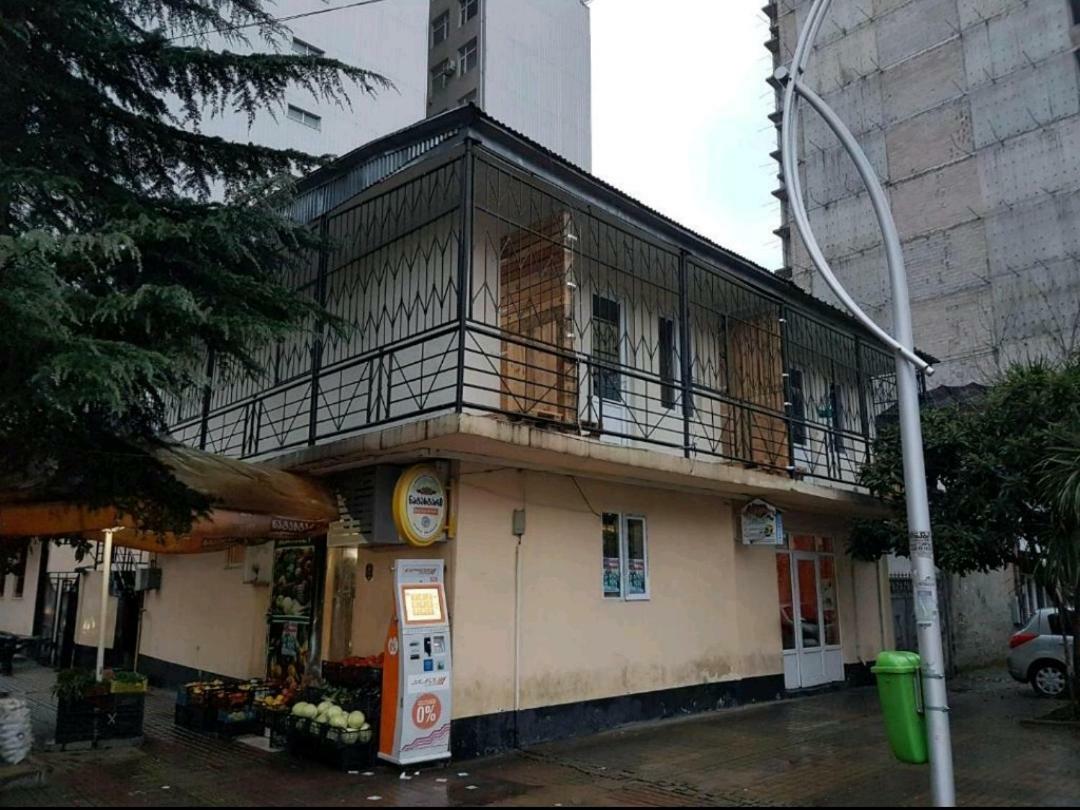 Enjoy The Hostel Batumi Exterior photo